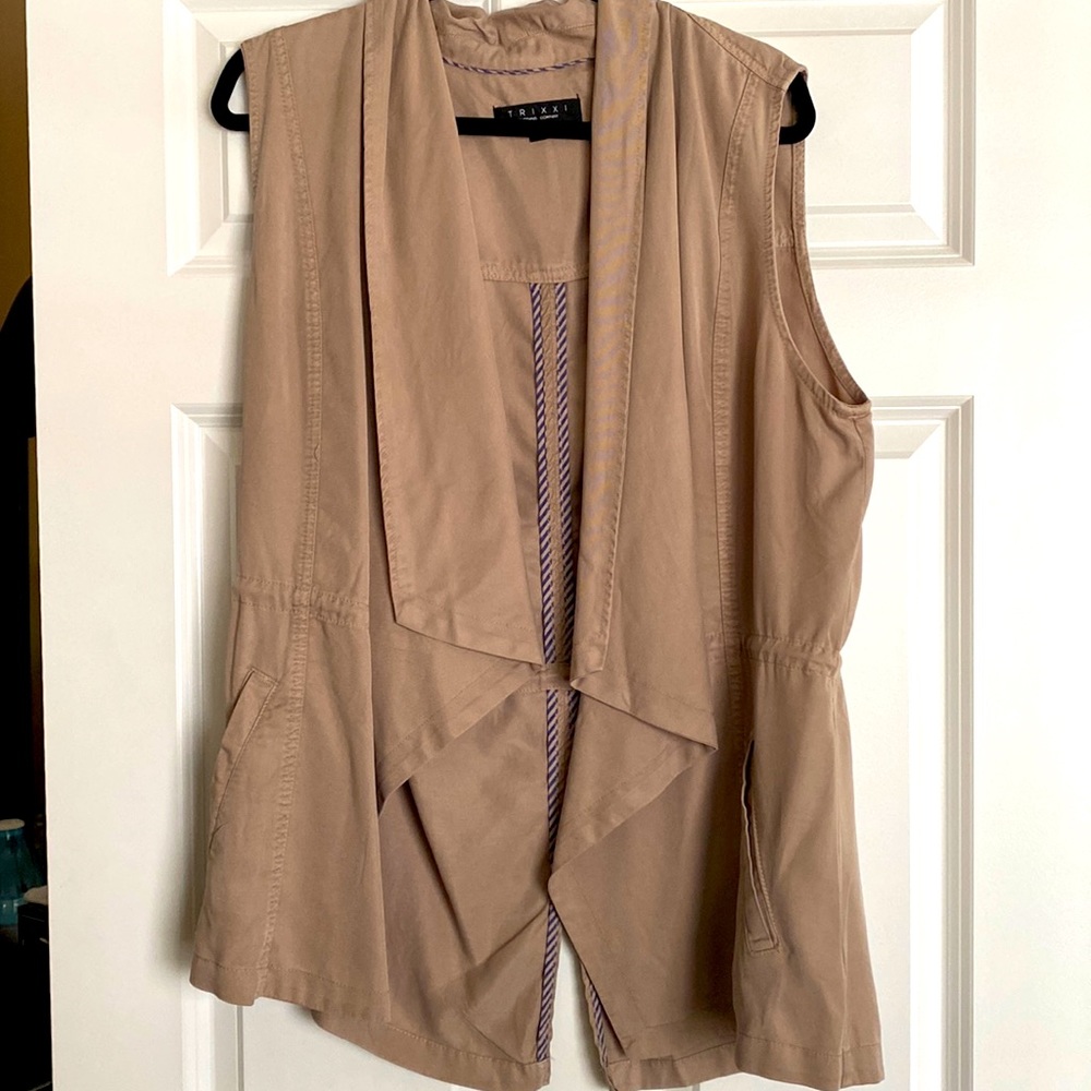 Brown light weight canvas vest